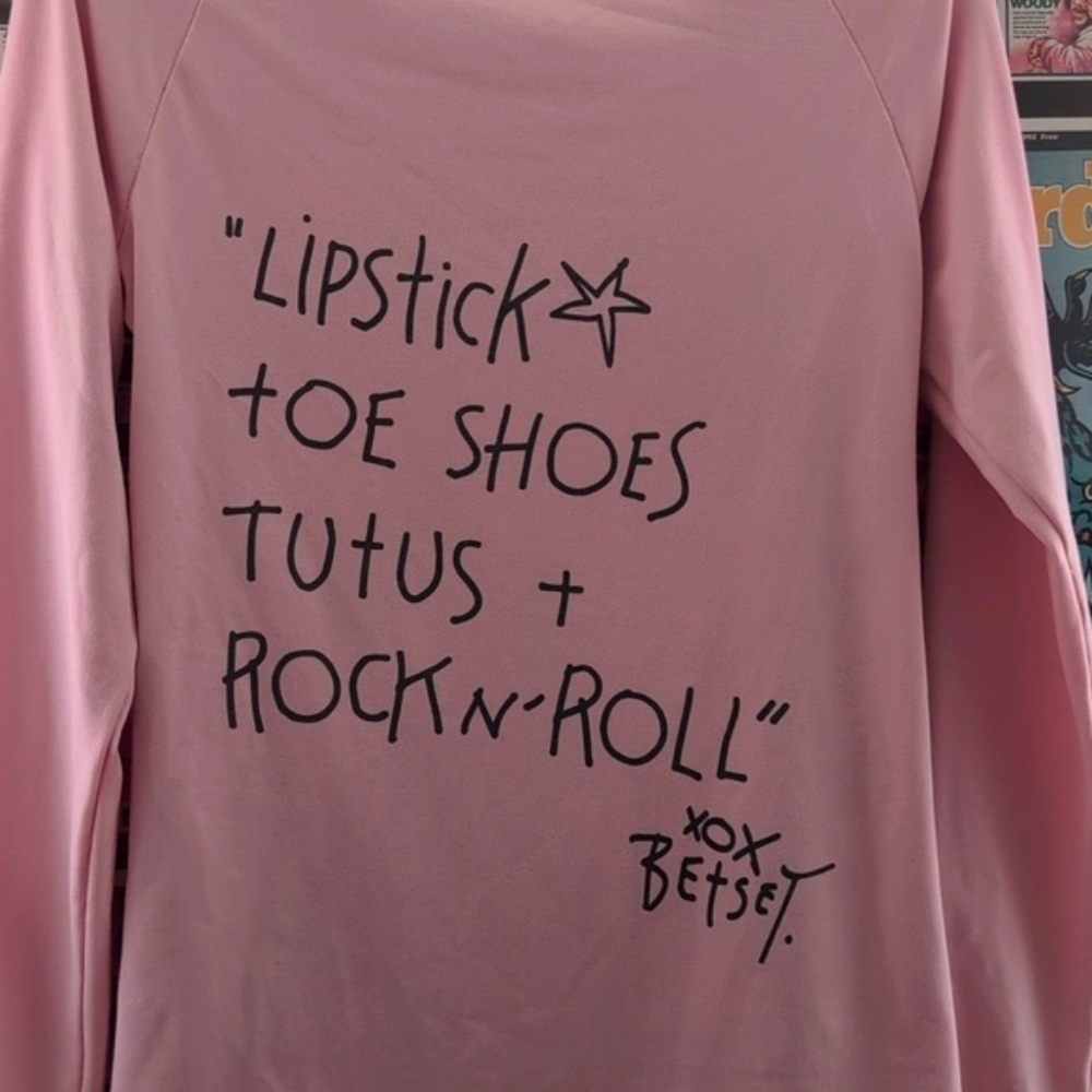 Betsey Johnson - Vintage Pink Graphic Women's Top With Lace Back - Picture 3 of 4